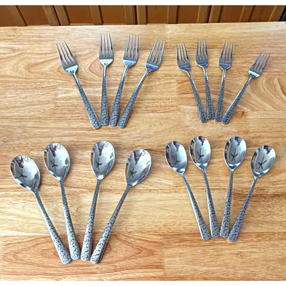 Oneida AA-13 Lola Stainless Steel Dot Handle Flatware Set 16pc Forks and Spoons